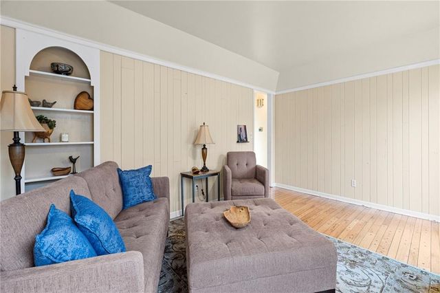 8816 W 106TH Street, Overland Park, KS 66212