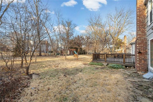 8816 W 106TH Street, Overland Park, KS 66212