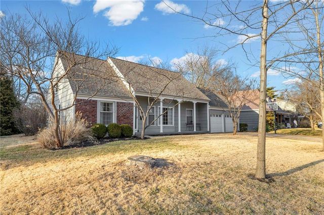 8816 W 106TH Street, Overland Park, KS 66212