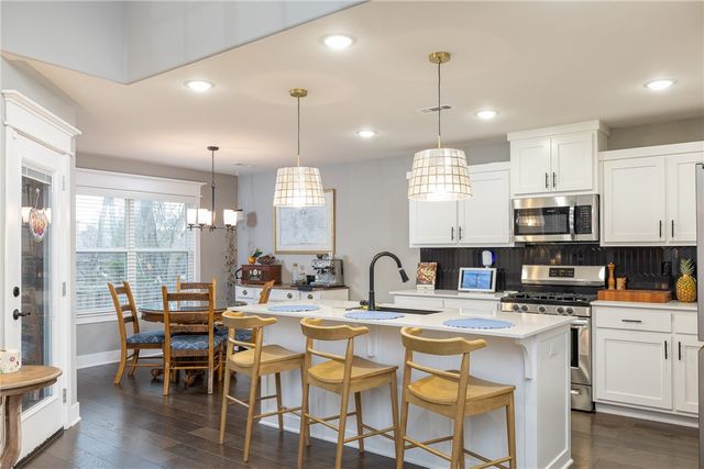 4035 E Riverdale Drive, Fayetteville, AR 72701