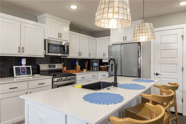 4035 E Riverdale Drive, Fayetteville, AR 72701