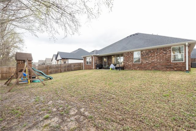 4035 E Riverdale Drive, Fayetteville, AR 72701