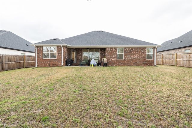 4035 E Riverdale Drive, Fayetteville, AR 72701