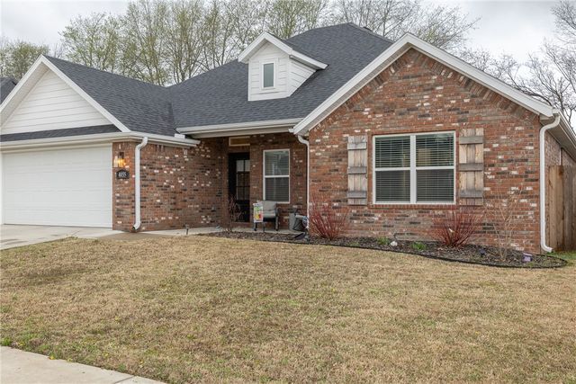 4035 E Riverdale Drive, Fayetteville, AR 72701