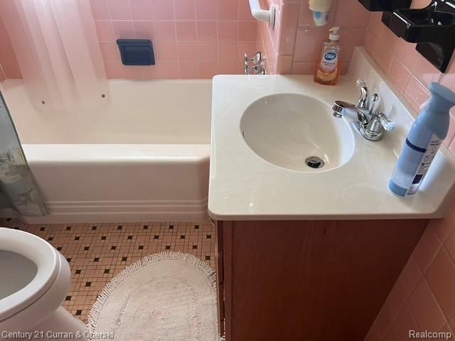 9912 Kinloch, Redford, MI 48239