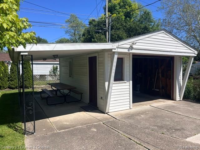9912 Kinloch, Redford, MI 48239