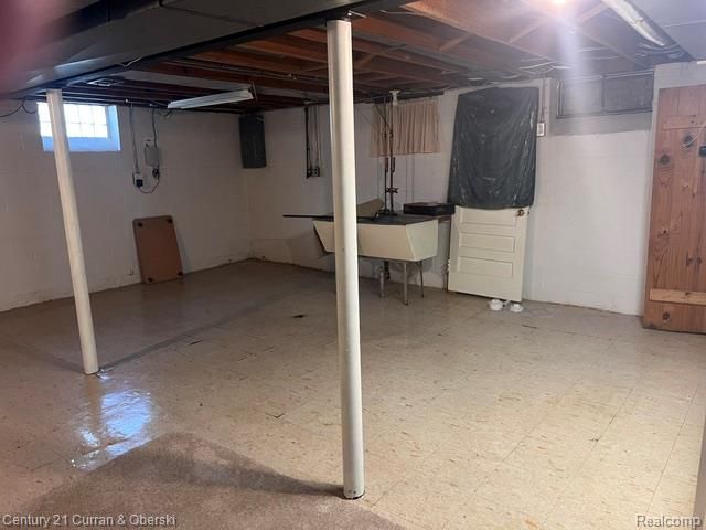 9912 Kinloch, Redford, MI 48239