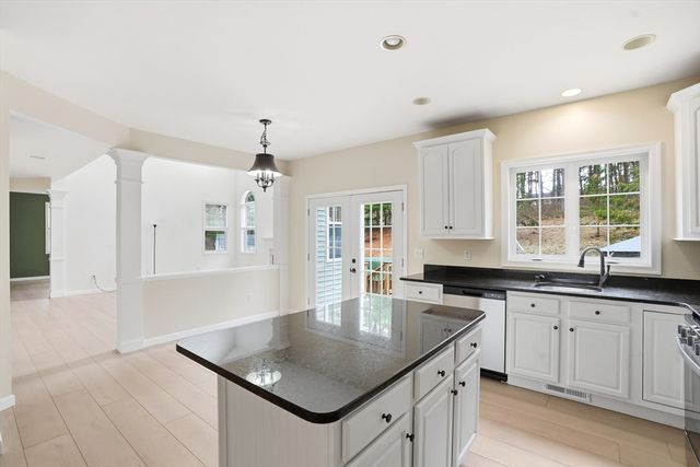671 Lunns Way, Plymouth, MA 02360