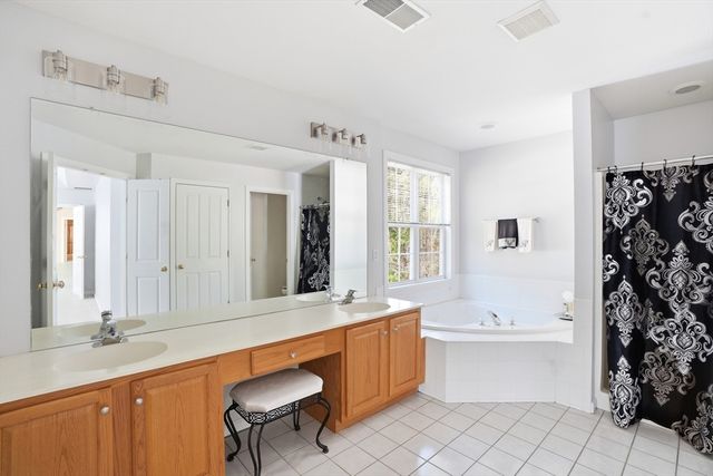 671 Lunns Way, Plymouth, MA 02360
