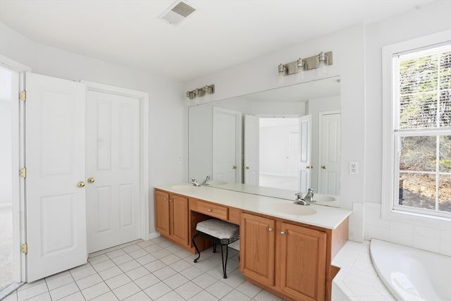 671 Lunns Way, Plymouth, MA 02360