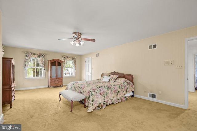 10008 CARMELITA DR, Potomac, MD 20854