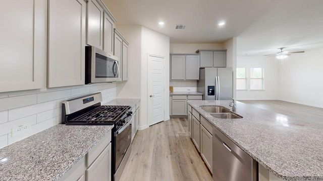 2901 Bald Eagle Boulevard, Aubrey, TX 76227