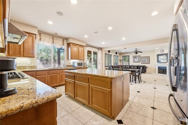 6981 Wild Lupine Road, Eastvale, CA 92880