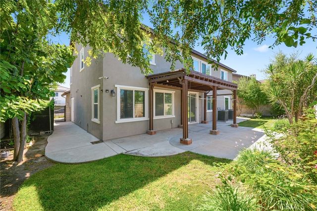 6981 Wild Lupine Road, Eastvale, CA 92880