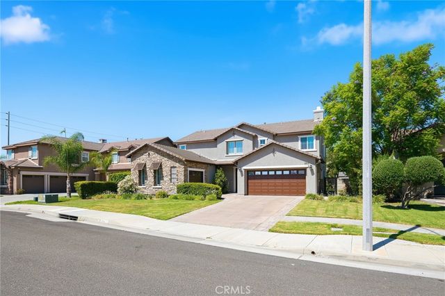 6981 Wild Lupine Road, Eastvale, CA 92880