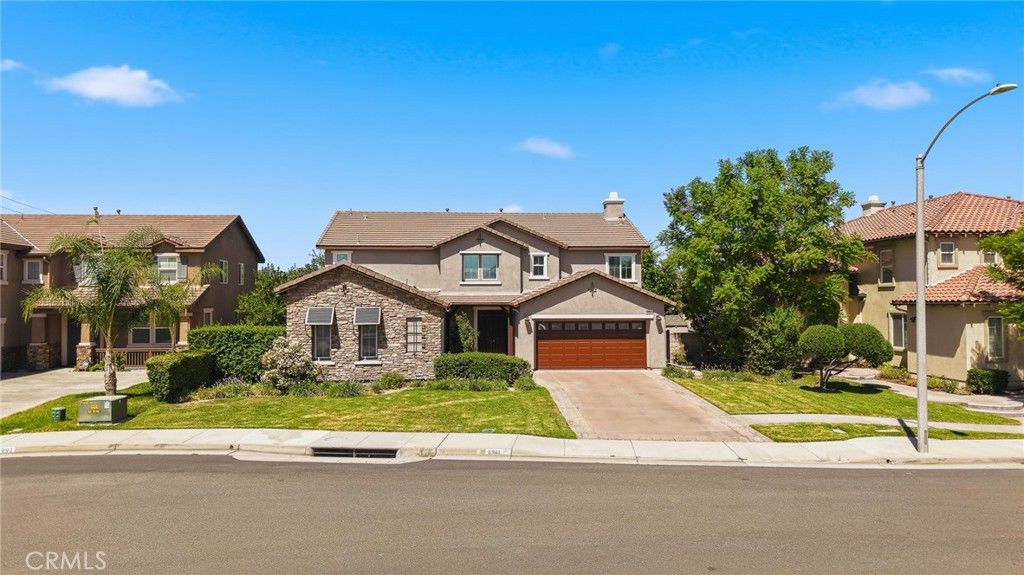 6981 Wild Lupine Road, Eastvale, CA 92880