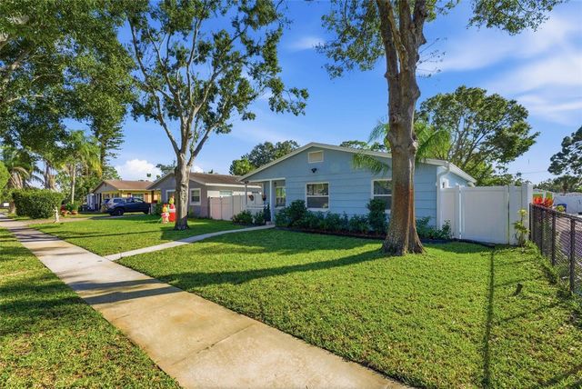 828 89TH AVENUE N, St Petersburg, FL 33702