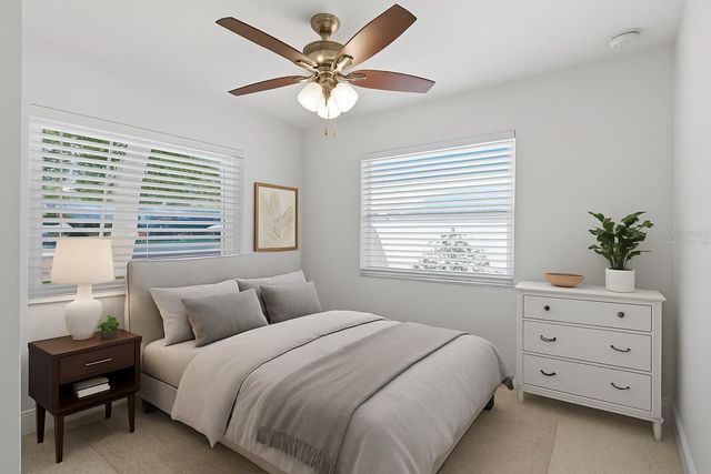 828 89TH AVENUE N, St Petersburg, FL 33702