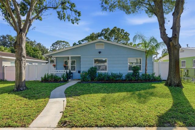 828 89TH AVENUE N, St Petersburg, FL 33702