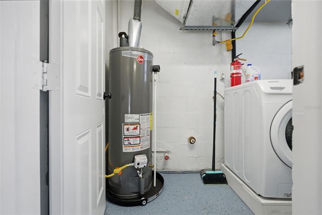 828 89TH AVENUE N, St Petersburg, FL 33702