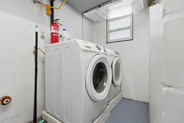 828 89TH AVENUE N, St Petersburg, FL 33702