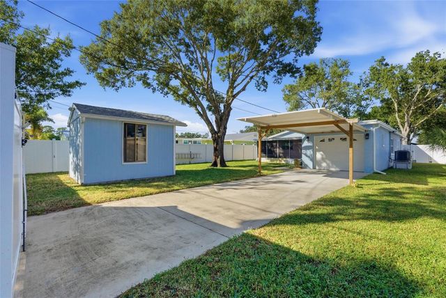 828 89TH AVENUE N, St Petersburg, FL 33702