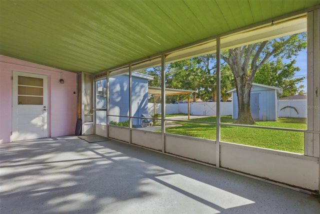 828 89TH AVENUE N, St Petersburg, FL 33702