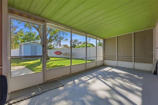 828 89TH AVENUE N, St Petersburg, FL 33702