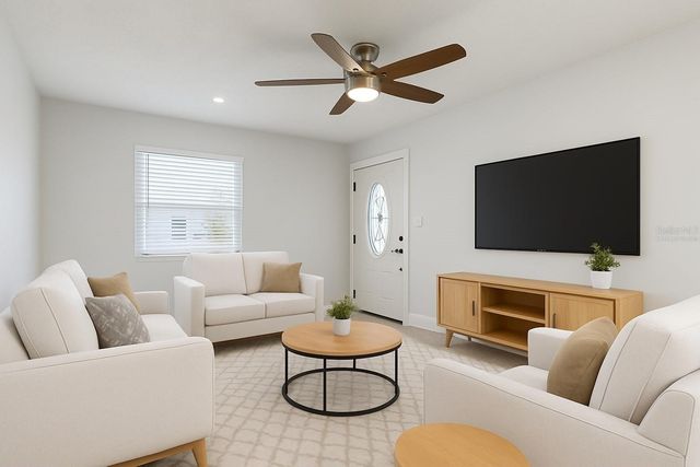 828 89TH AVENUE N, St Petersburg, FL 33702