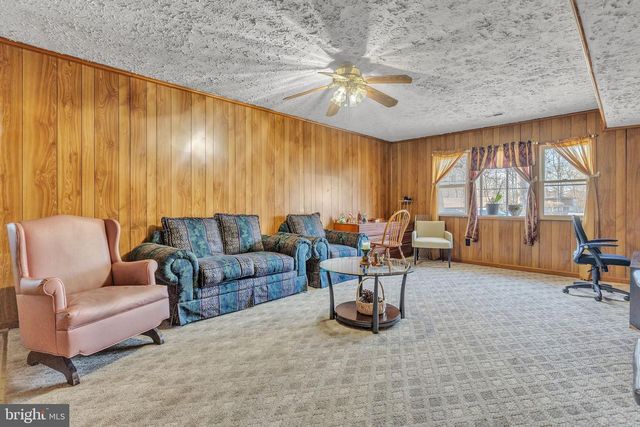 9 BREEZY HILL DR, Stafford, VA 22556