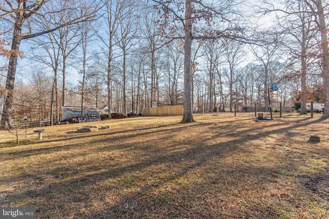 9 BREEZY HILL DR, Stafford, VA 22556