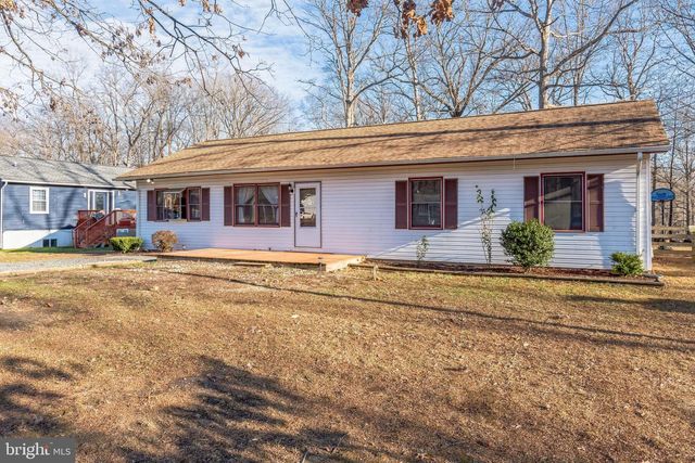 9 BREEZY HILL DR, Stafford, VA 22556