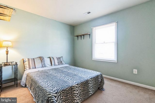 9 BREEZY HILL DR, Stafford, VA 22556