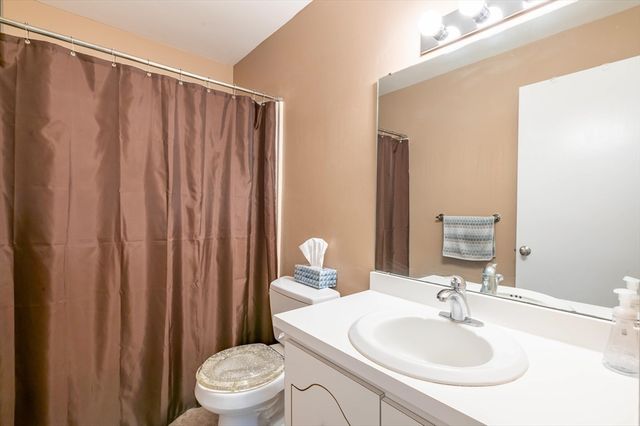 217 Edgebrook Dr 217, Boylston, MA 01505