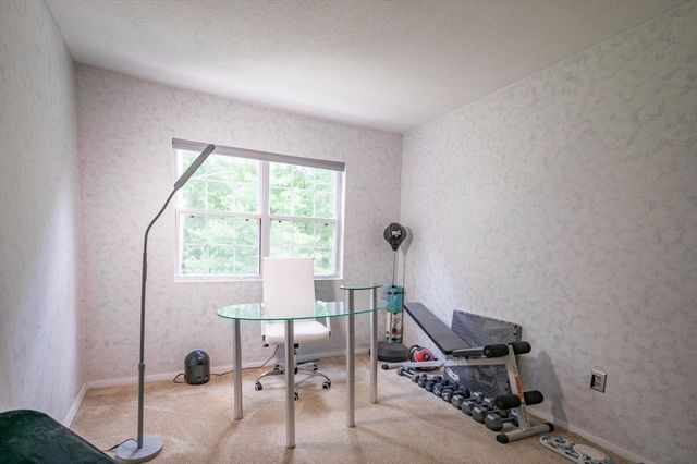 217 Edgebrook Dr 217, Boylston, MA 01505