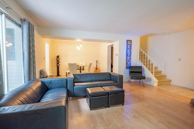 217 Edgebrook Dr 217, Boylston, MA 01505
