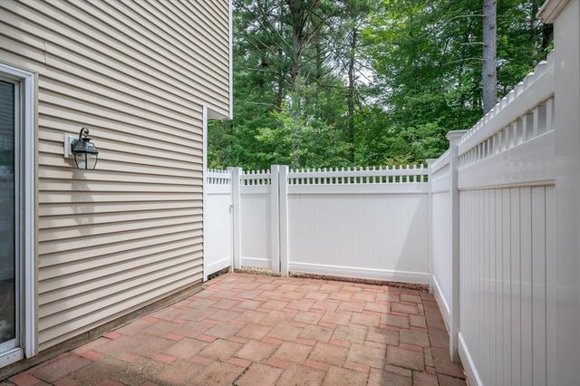 217 Edgebrook Dr 217, Boylston, MA 01505