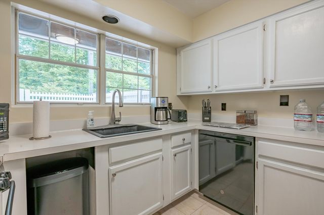 217 Edgebrook Dr 217, Boylston, MA 01505