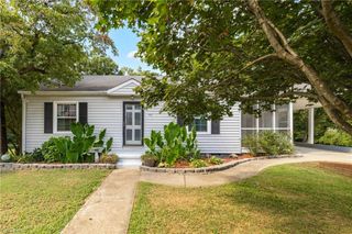 712 Sunset Avenue, Madison, NC 27025