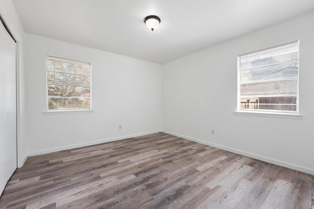 1106 Hackberry DR, Marble Falls, TX 78654