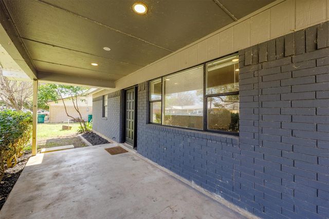 1106 Hackberry DR, Marble Falls, TX 78654