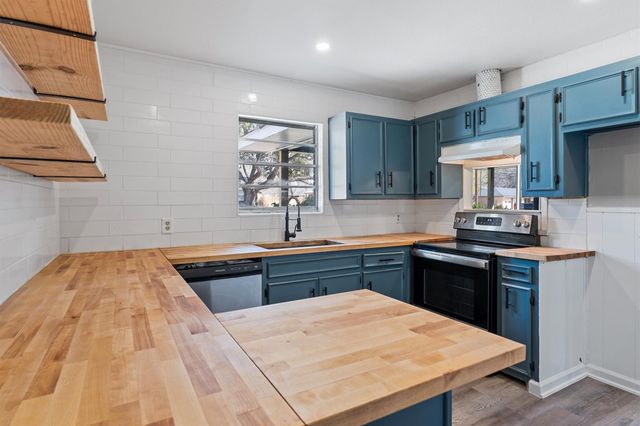 1106 Hackberry DR, Marble Falls, TX 78654