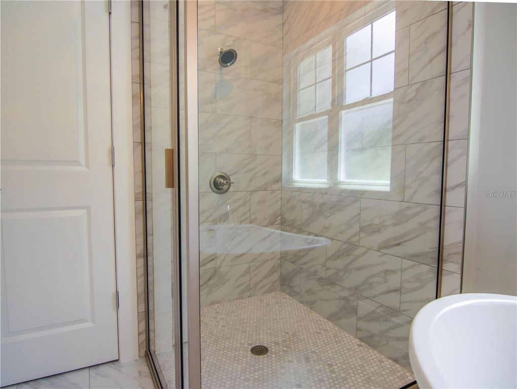 Image 15 of property listing at 525 SW HEATHRIDGE DRIVE, Lake City, FL 32024