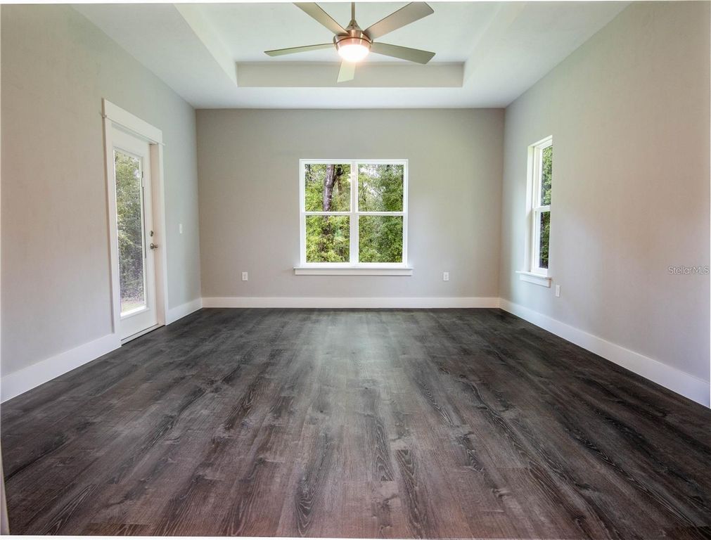 Image 9 of property listing at 525 SW HEATHRIDGE DRIVE, Lake City, FL 32024