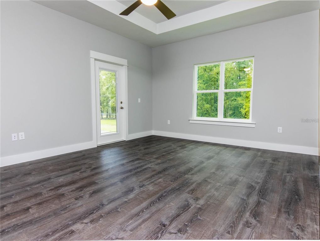 Image 10 of property listing at 525 SW HEATHRIDGE DRIVE, Lake City, FL 32024