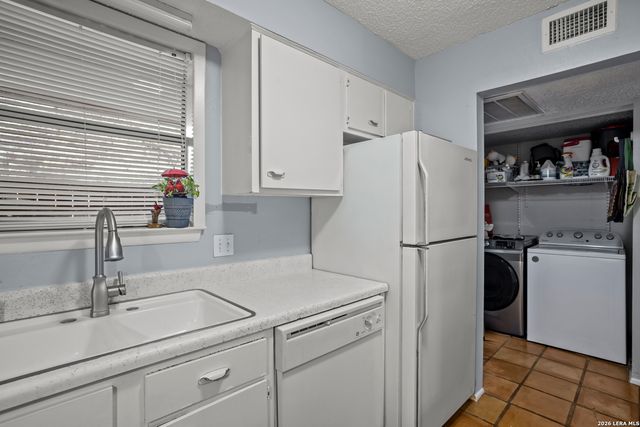 3843 Barrington St Apt 131H, San Antonio, TX 78217
