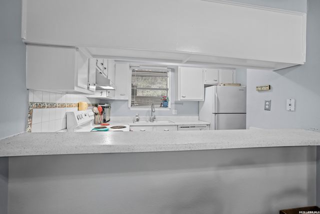 3843 Barrington St Apt 131H, San Antonio, TX 78217