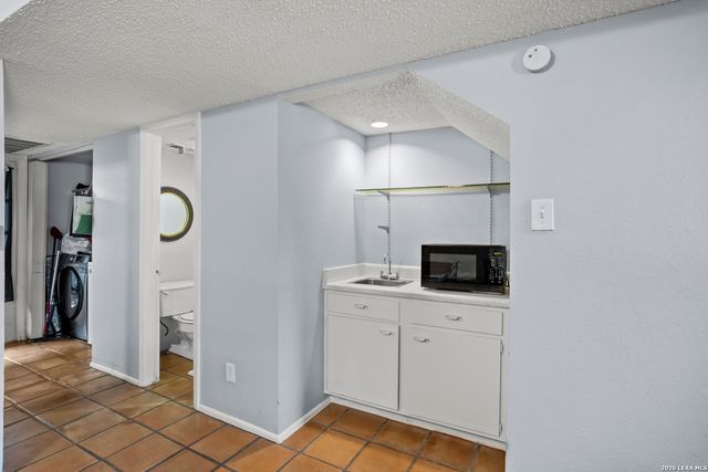 3843 Barrington St Apt 131H, San Antonio, TX 78217