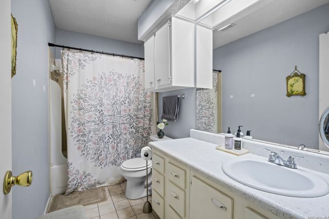 3843 Barrington St Apt 131H, San Antonio, TX 78217