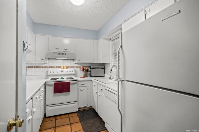 3843 Barrington St Apt 131H, San Antonio, TX 78217
